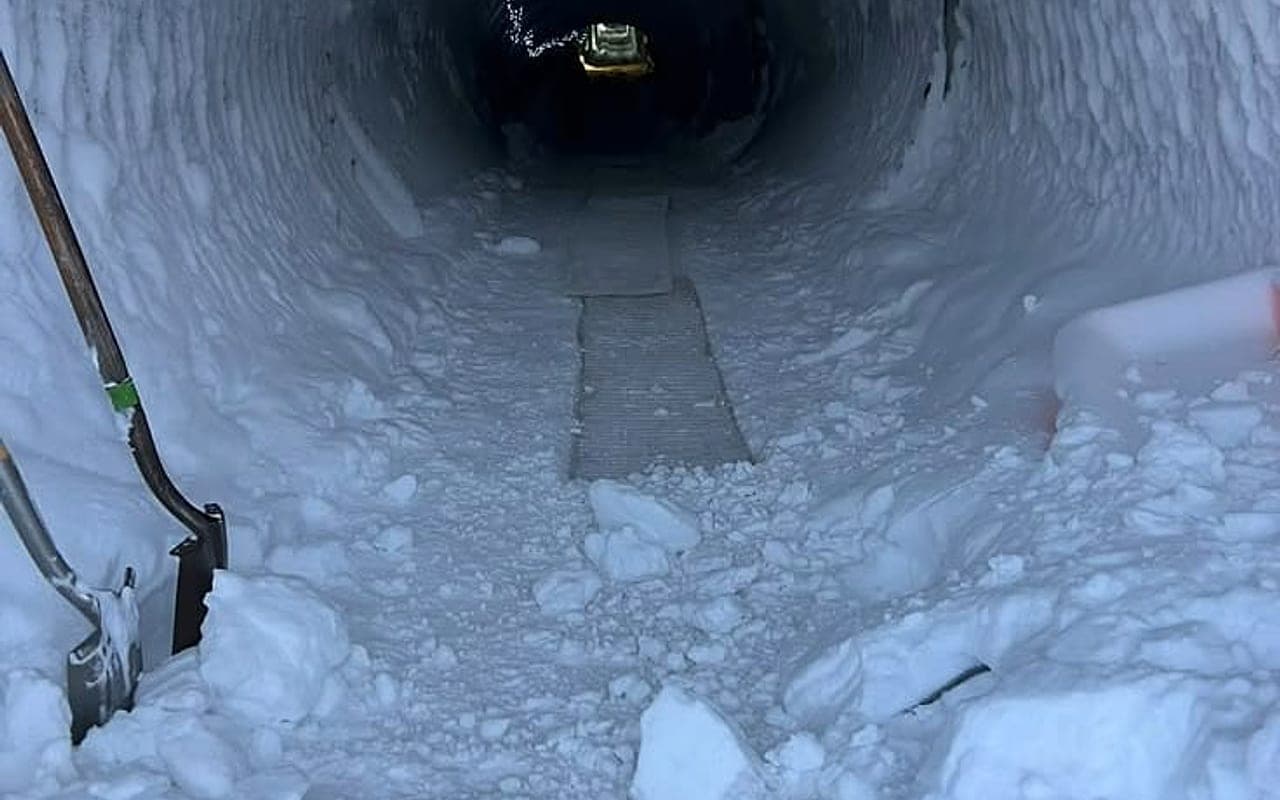 Raufarhólshellir Lava Tunnel